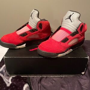 Jordan 5 Retro Raging Bull
6Y 7.5W